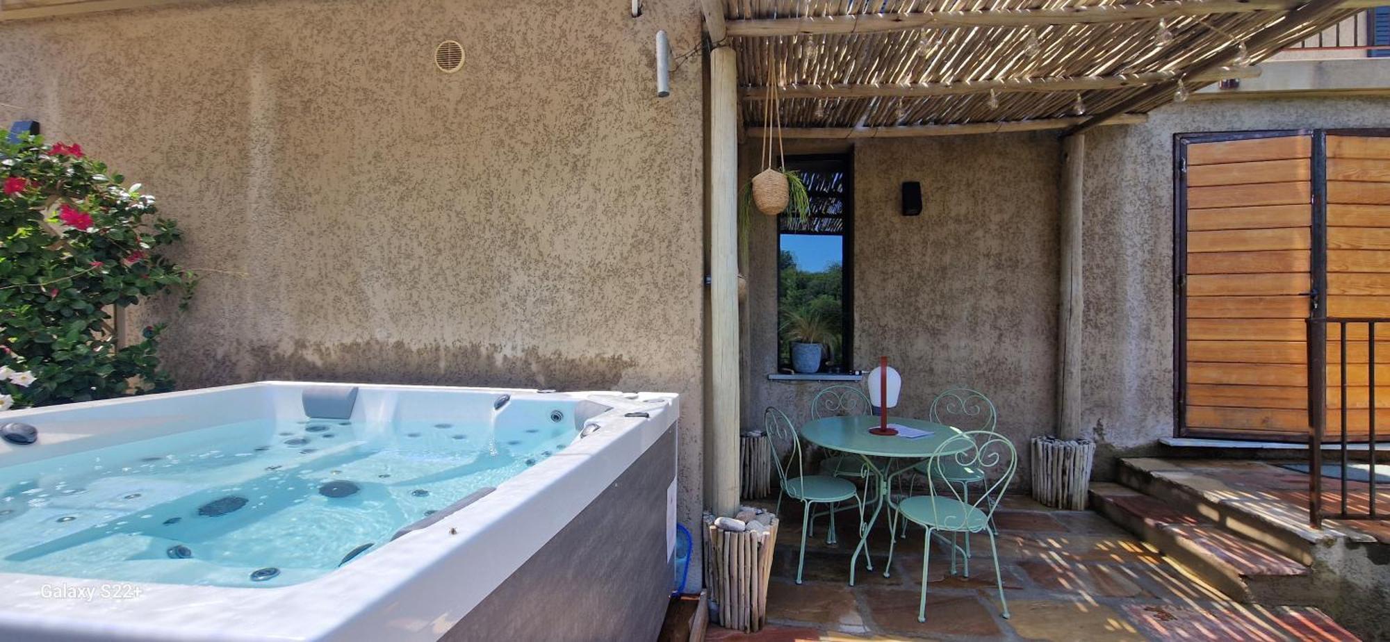 A Pasturella, Jacuzzi Spa Venzolasca ภายนอก รูปภาพ